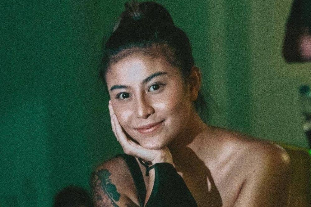 instagram.com/awkarin