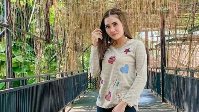 instagram.con/nellakharisma