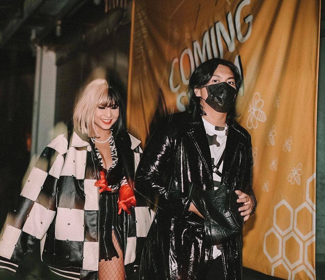 instagram.com/awkarin