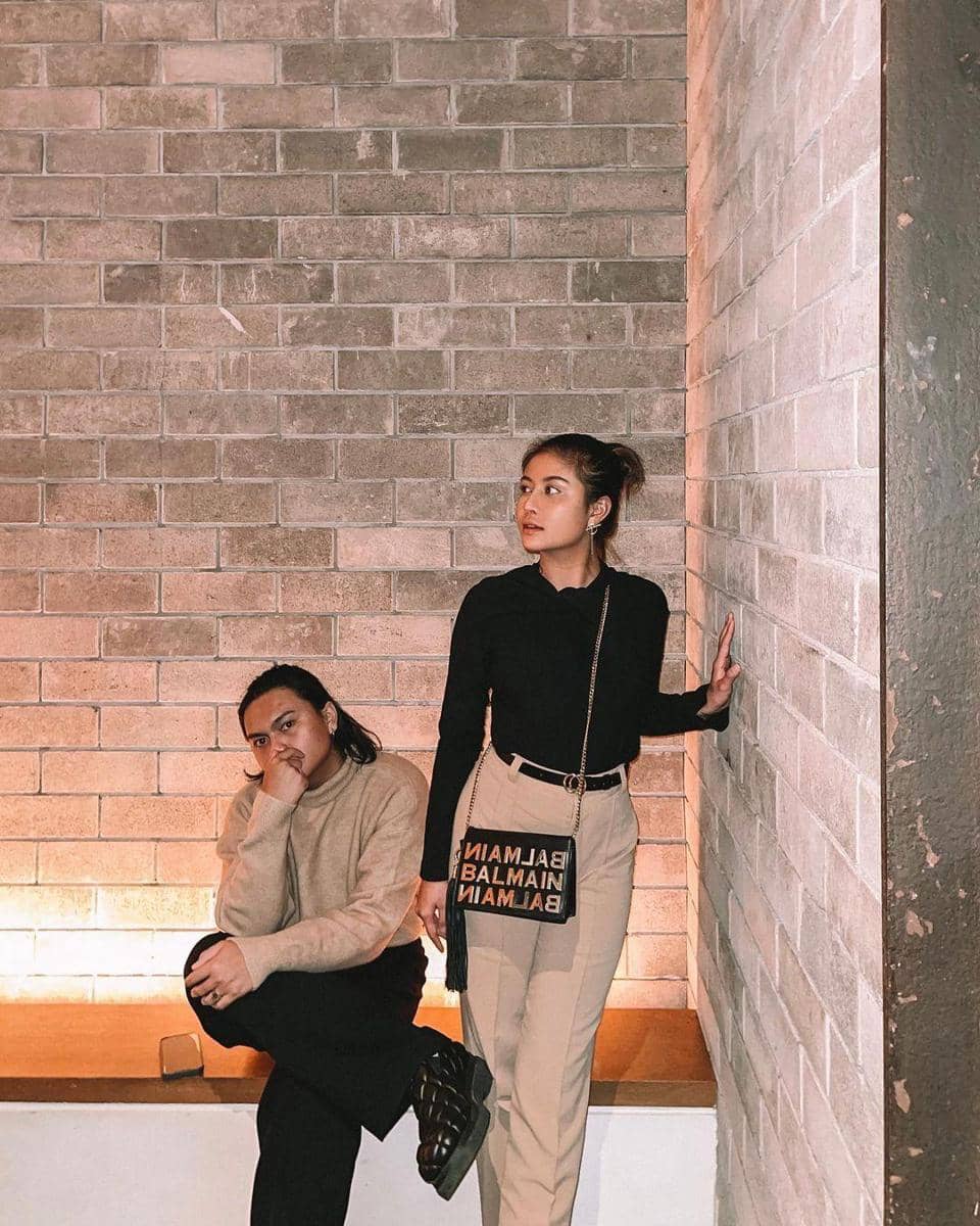 instagram.com/awkarin