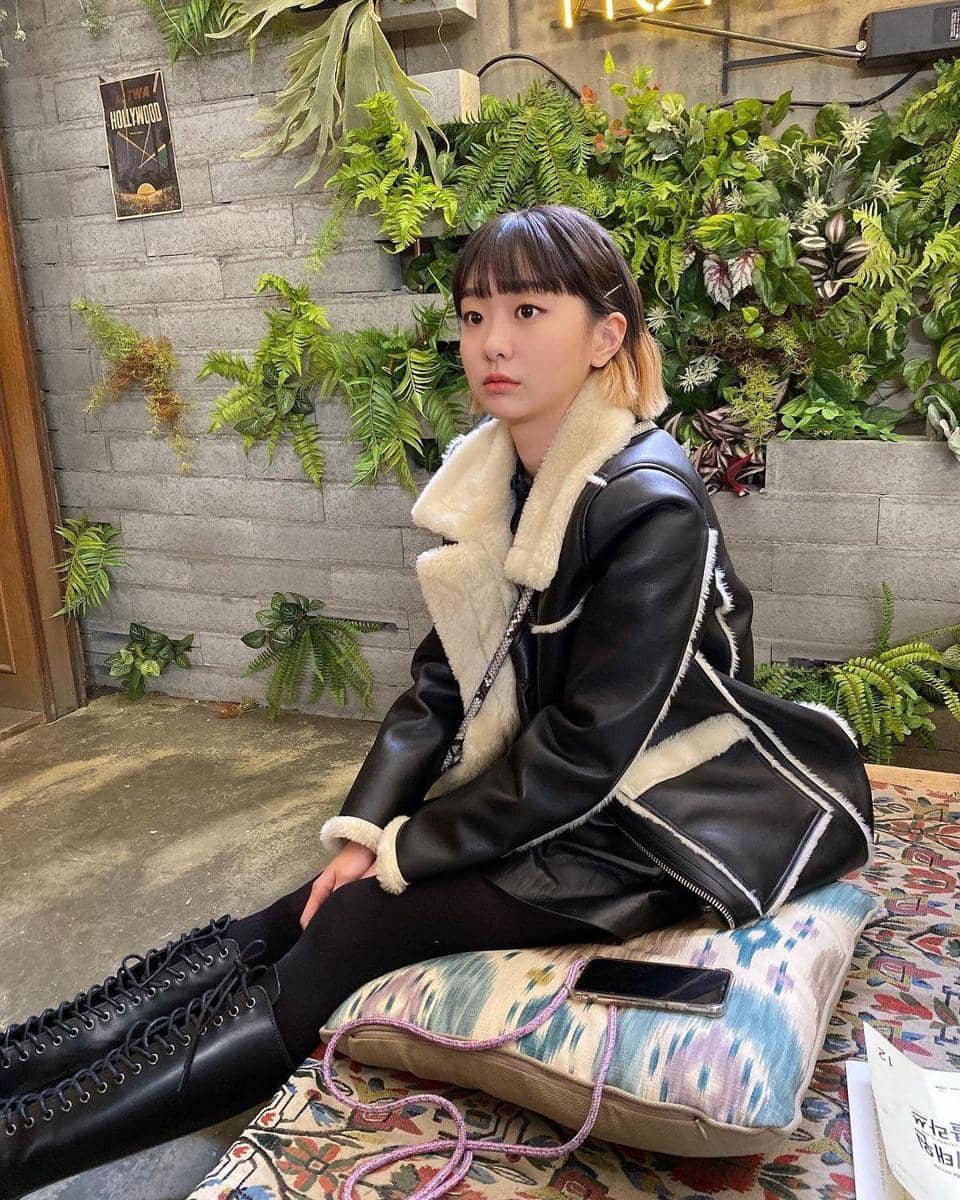 instagram.com/d_a___m_i