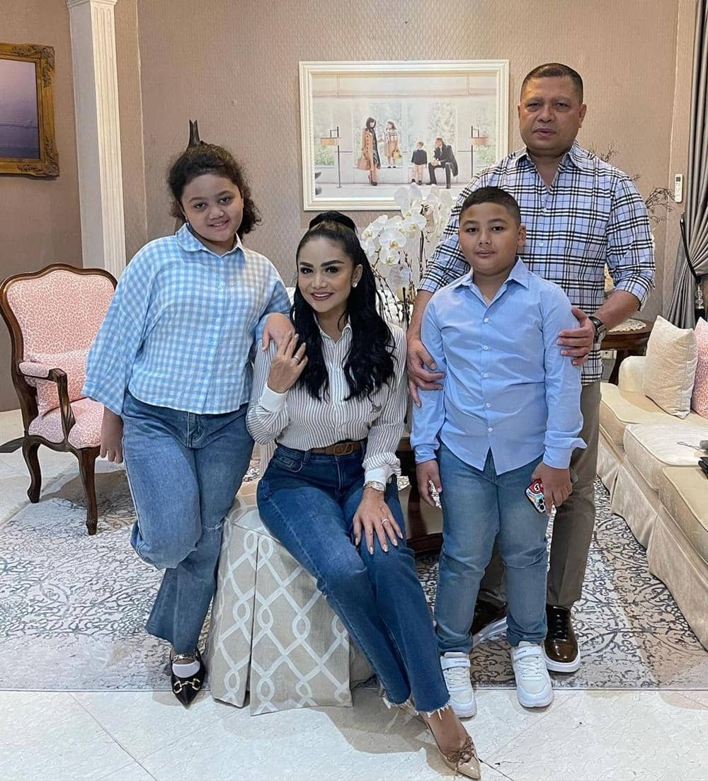 Instagram.com/krisdayantilemos