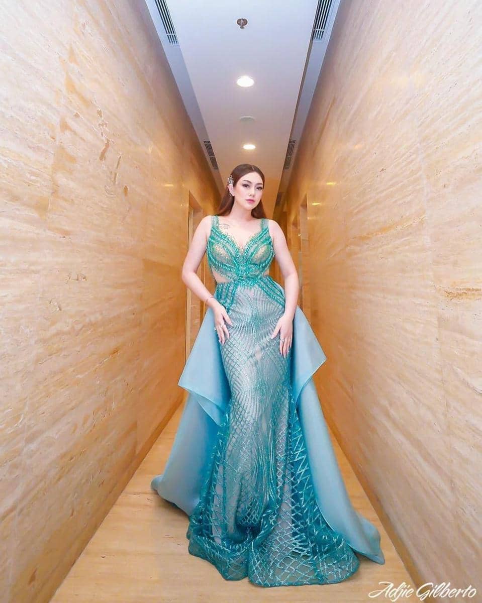 instagram.com/celine_evangelista/