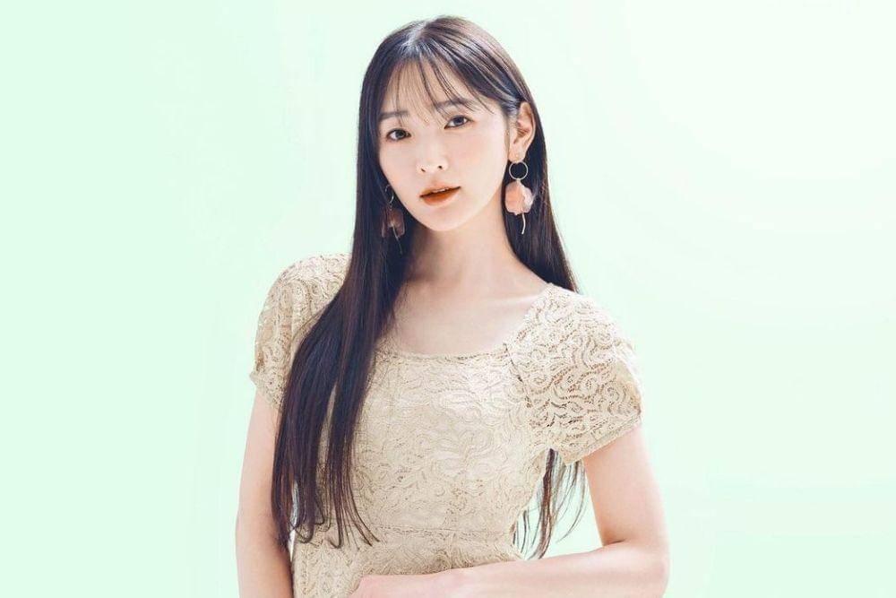 Mast odamlarni sikish va ularning ichida kammingni aks ettiruvchi porno Porno chaqaloq super