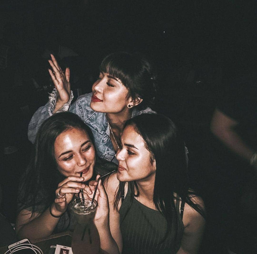 instagram.com/awkarin