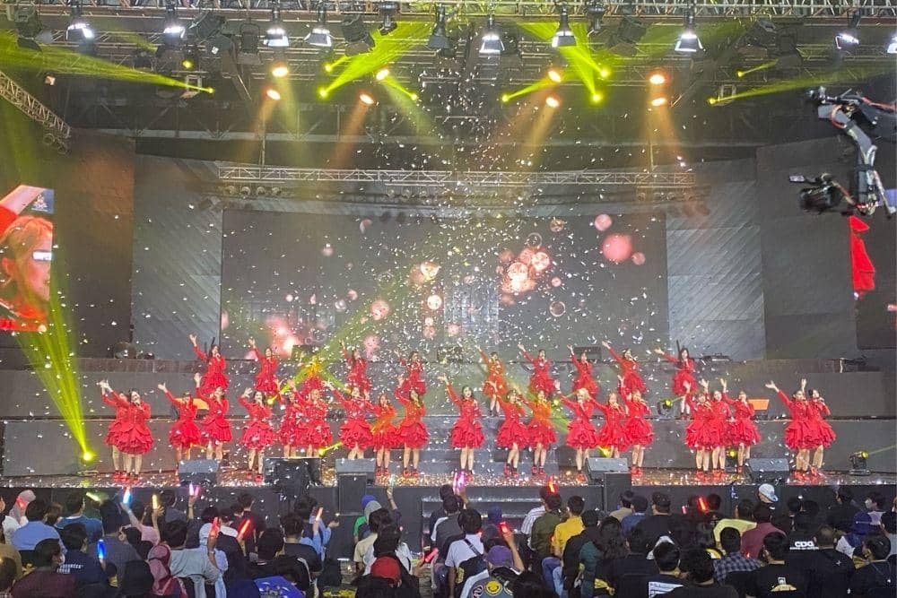 twitter.com/officialJKT48