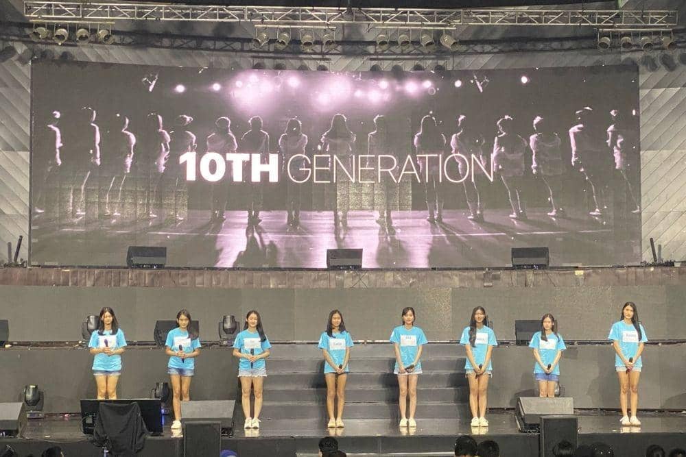 twitter.com/officialJKT48