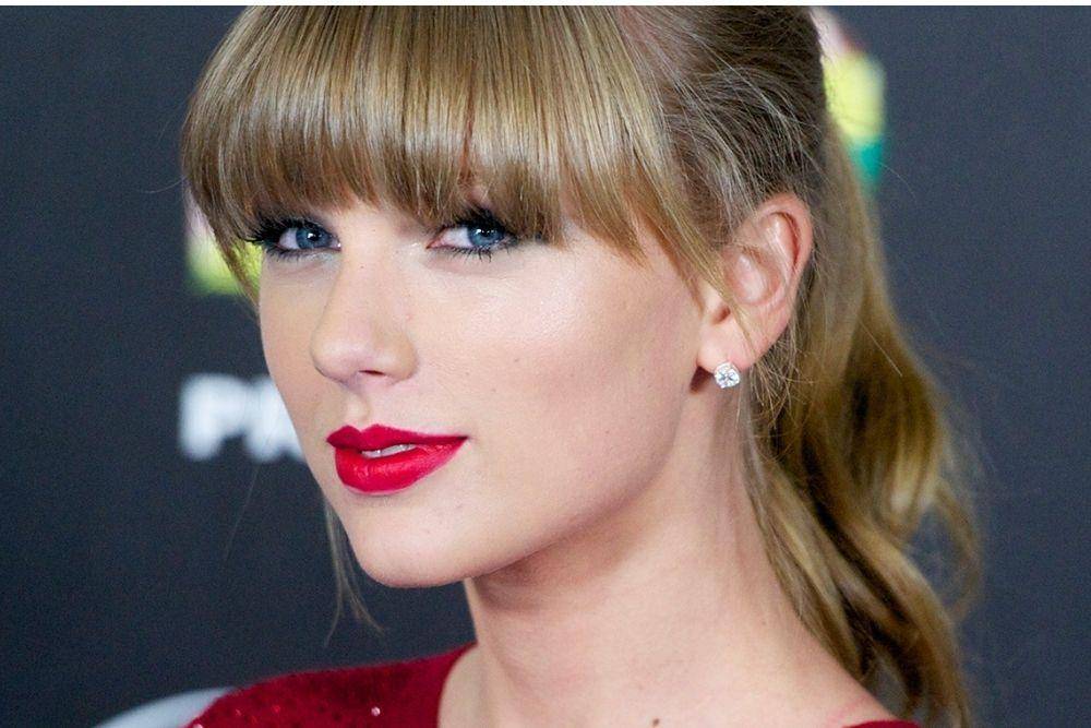 7 Lipstik Merah Ikonik yang Masih Eksis Hingga Kini