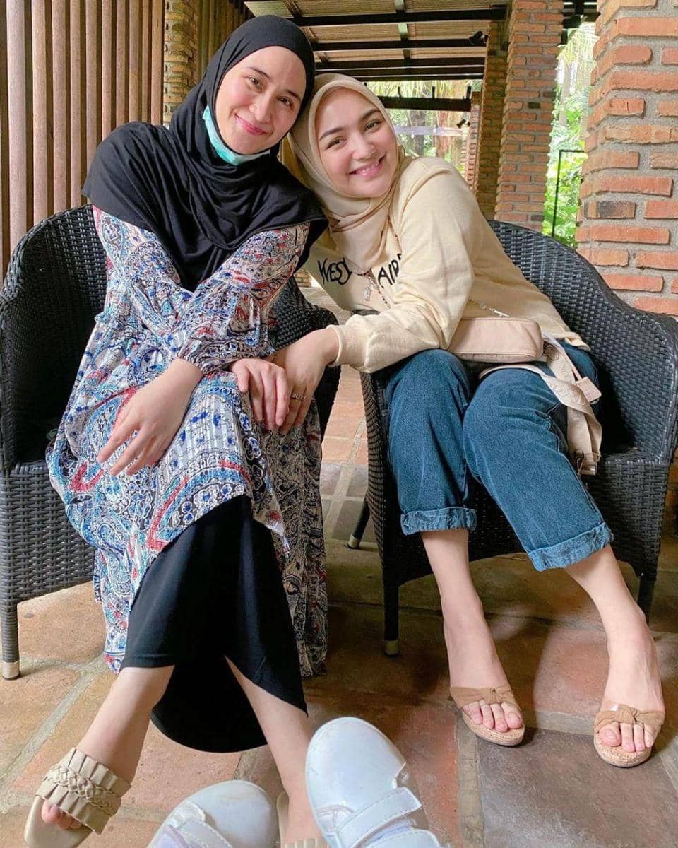 Instagram.com/ryana_dea