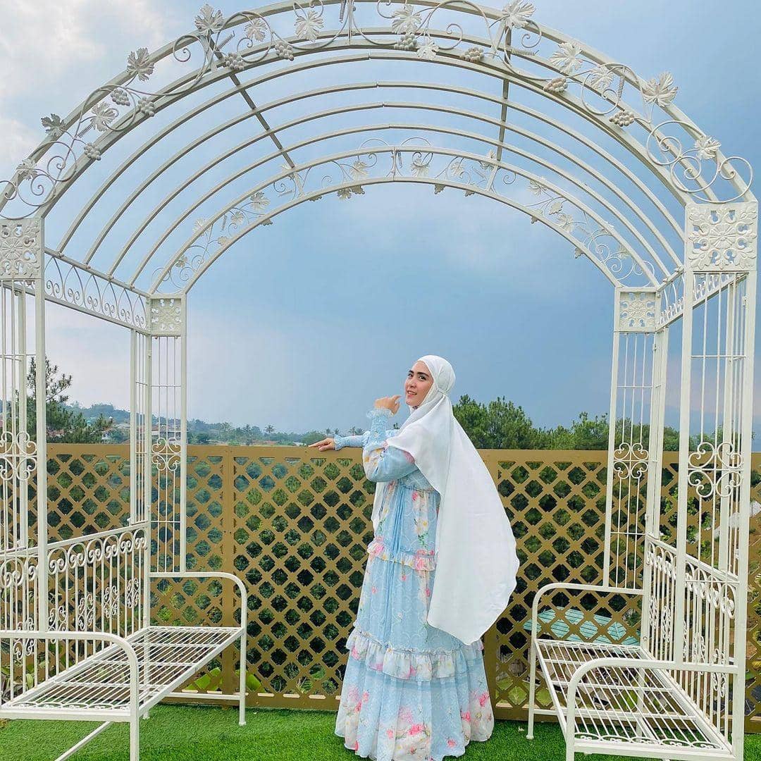 instagram.com/apriljasmine85