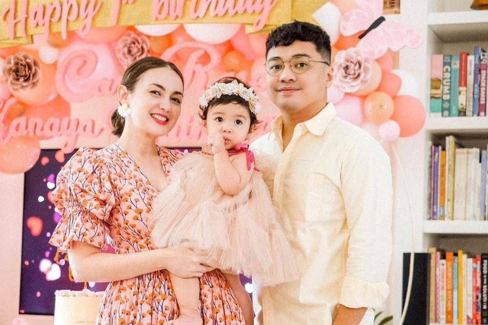 9 Potret Bahagia Keluarga Artis yang Pindah Agama Setelah Menikah