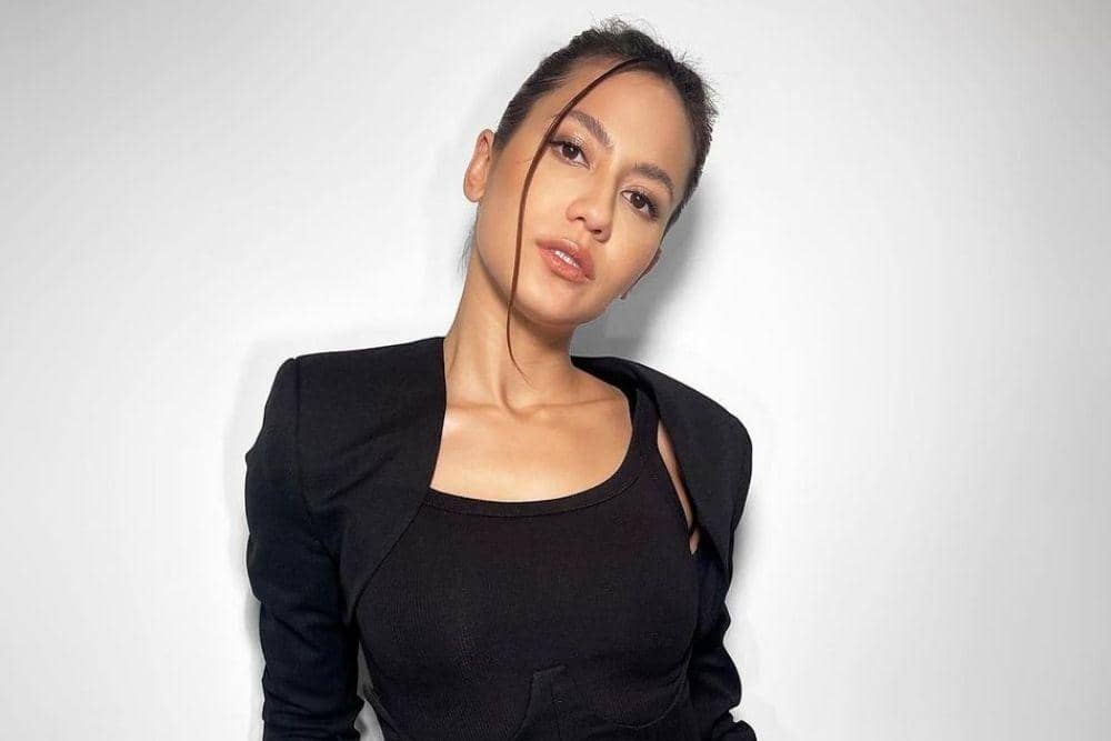 instagram.com/pevpearce