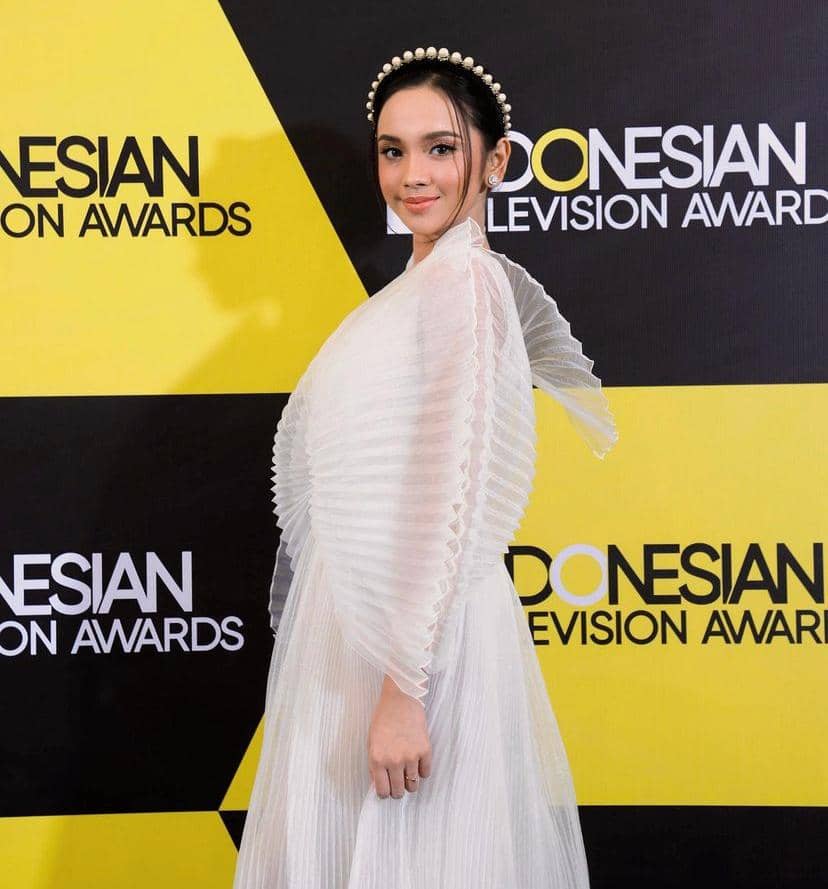 instagram.com/lyodraofficial