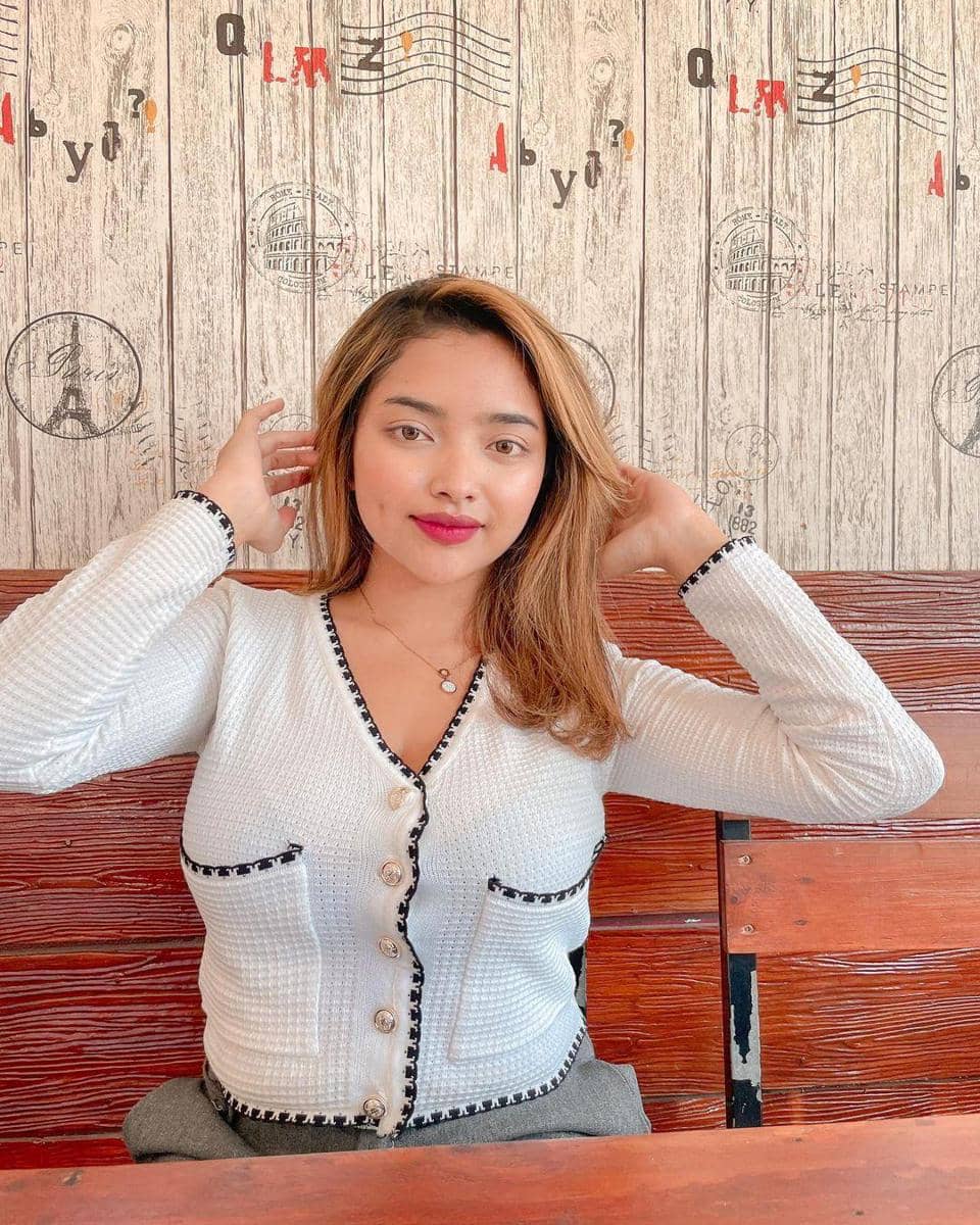 instagram.com/bby.gekma/