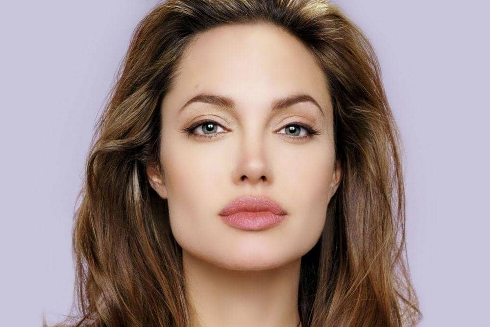 Cara Memakai Lipstik Sesuai Bentuk Bibir/ quora.com