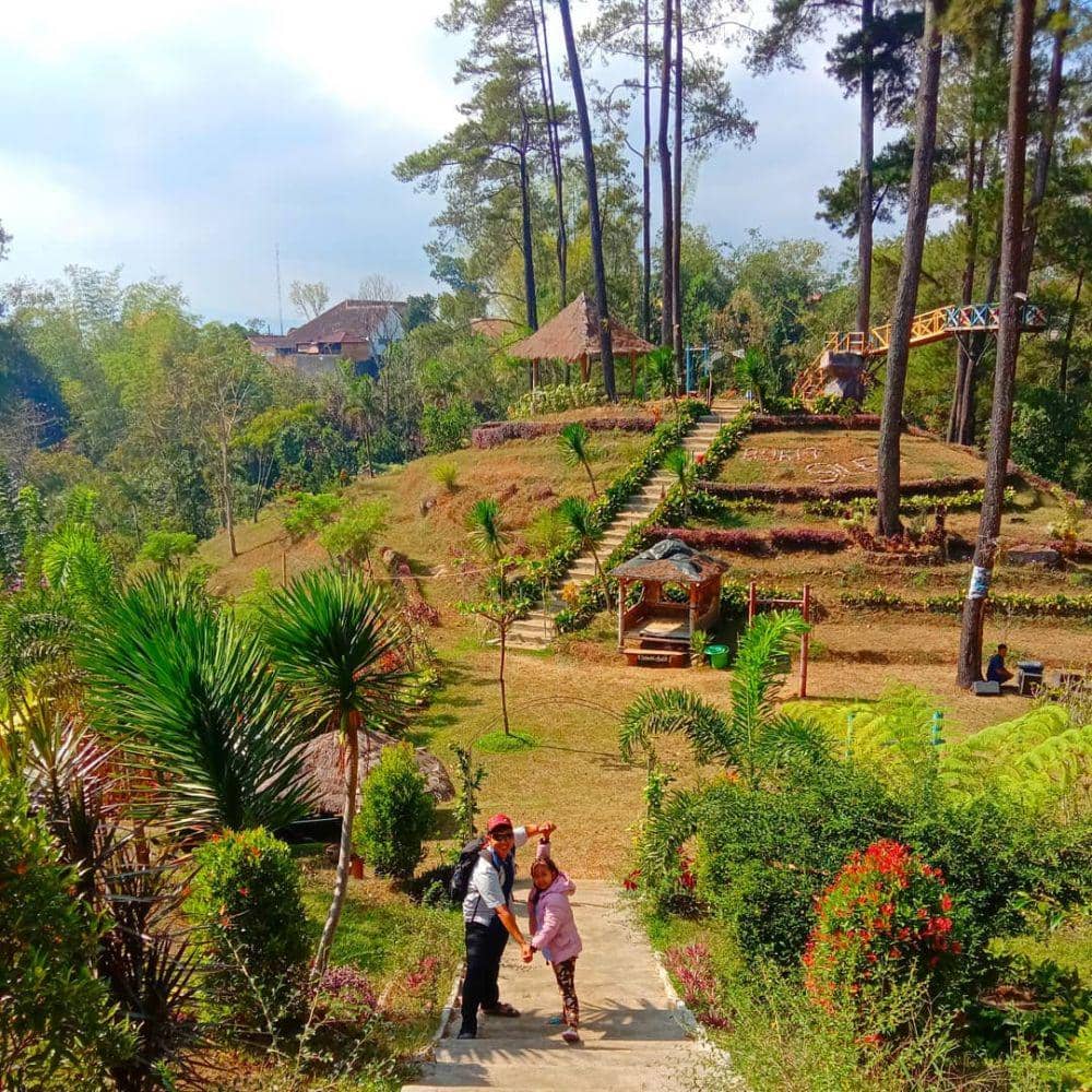 Tlogo Land (instagram.com/vadjar_official)