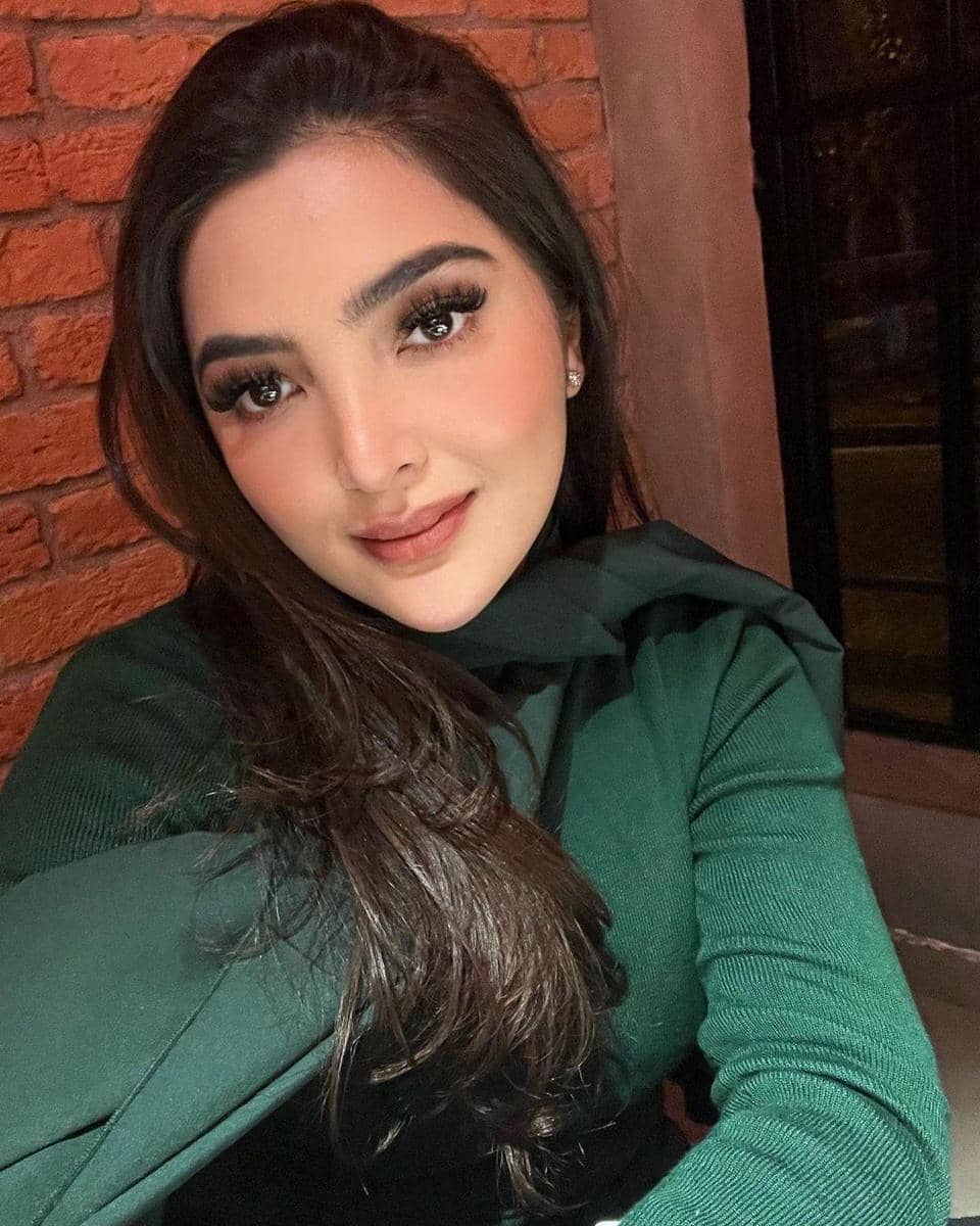 instagram.com/ashanty_ash