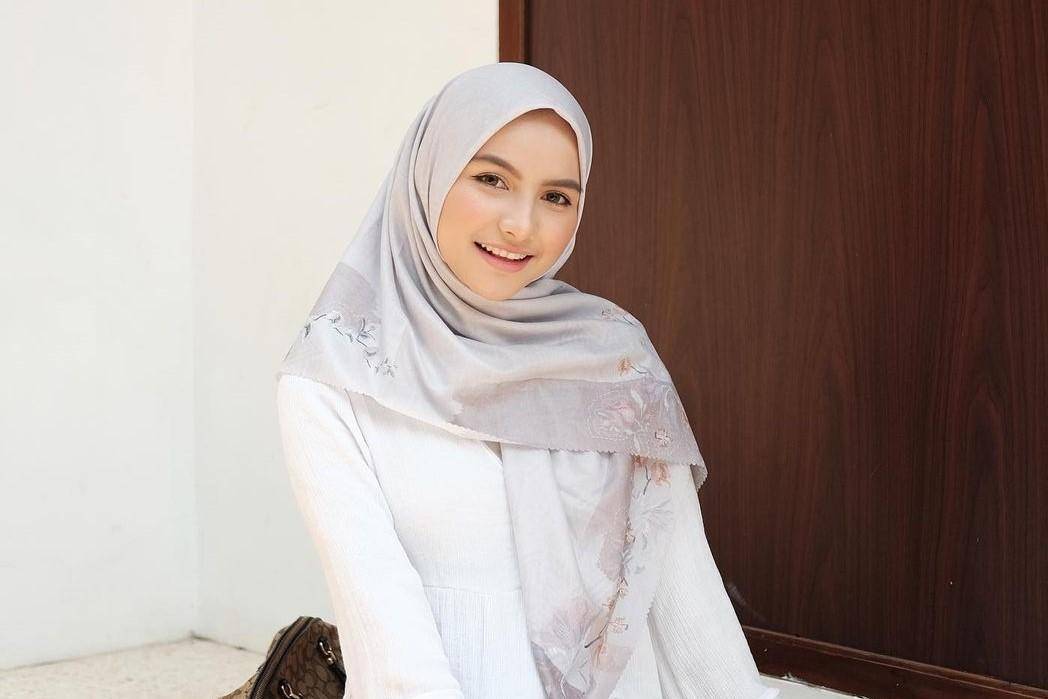 Intip Gaya Modis Diba Fahira, Cewek yang Dikabarkan Pacar Keanu Agl