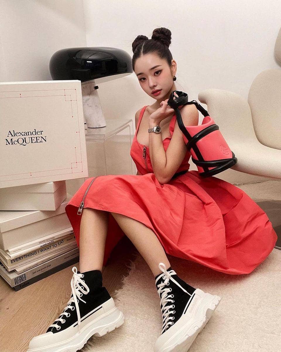 instagram.com/dear.zia