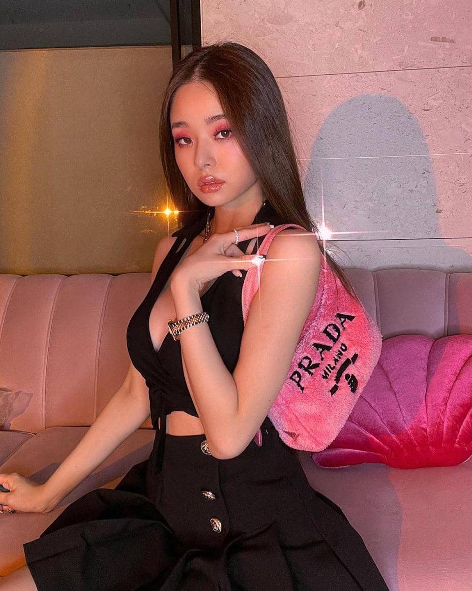 instagram.com/dear.zia