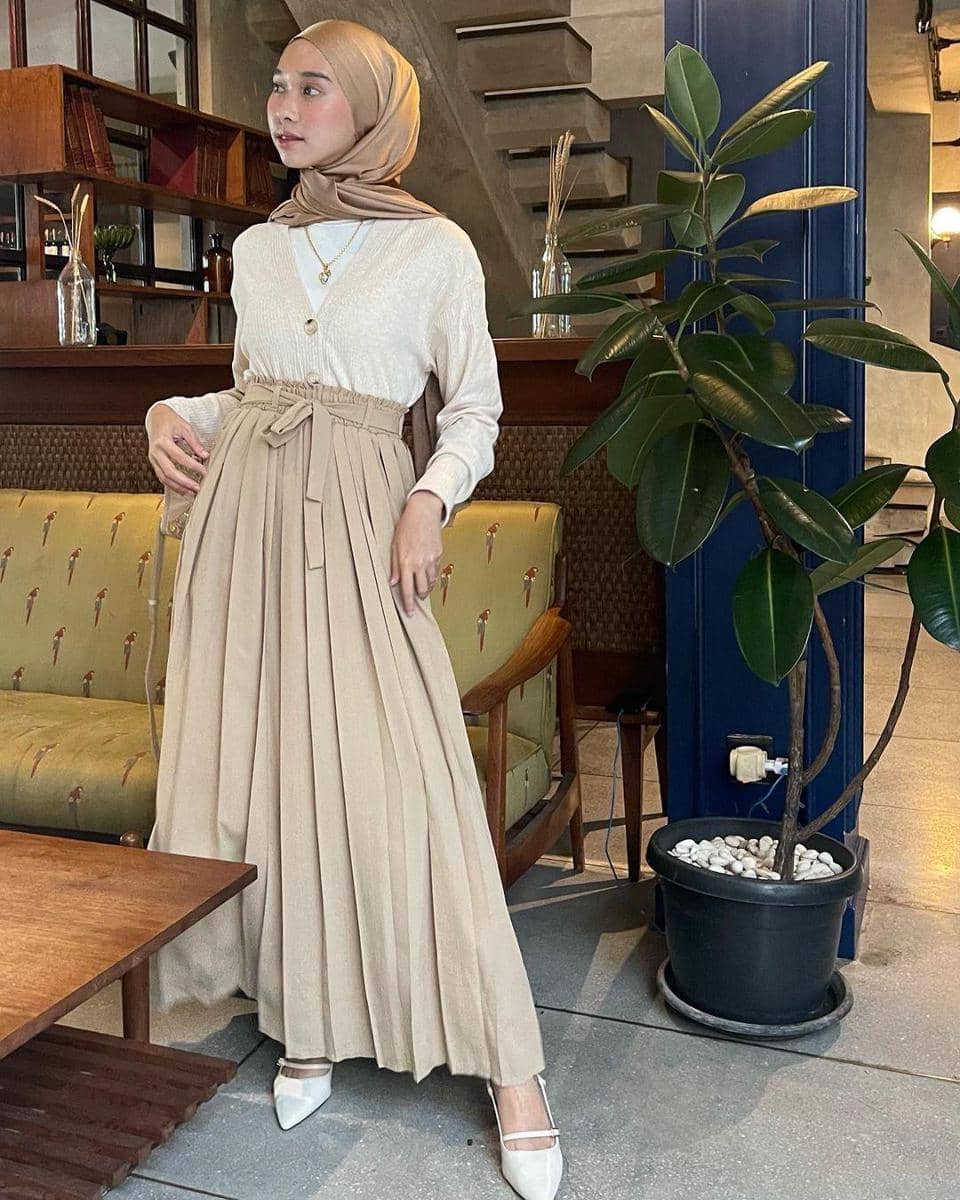 instagram.com/nasariastri