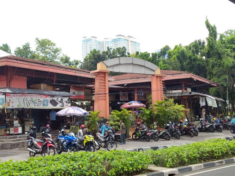 Tampak depan Pasar Taman Puring yang ada di Jl. Kyai Maja. (dok. pribadi/Aryo Phramudhito)