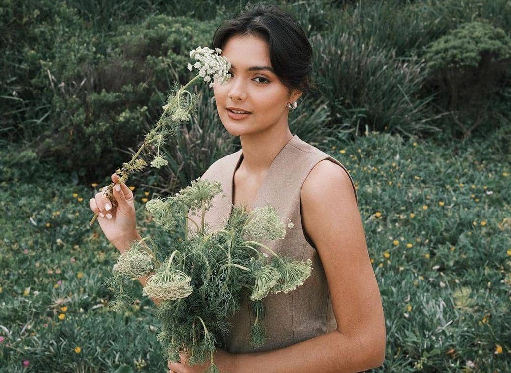 instagram.com/amandarawles/