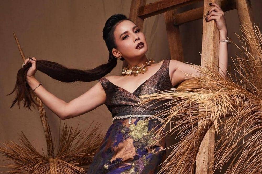 instagram.com/tya_ariestya