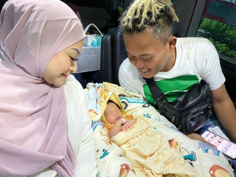 Instagram.com/nathalieholscher