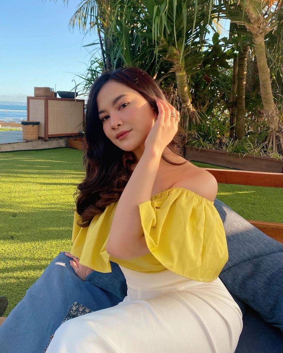 instagram.com/mahaliniraharja