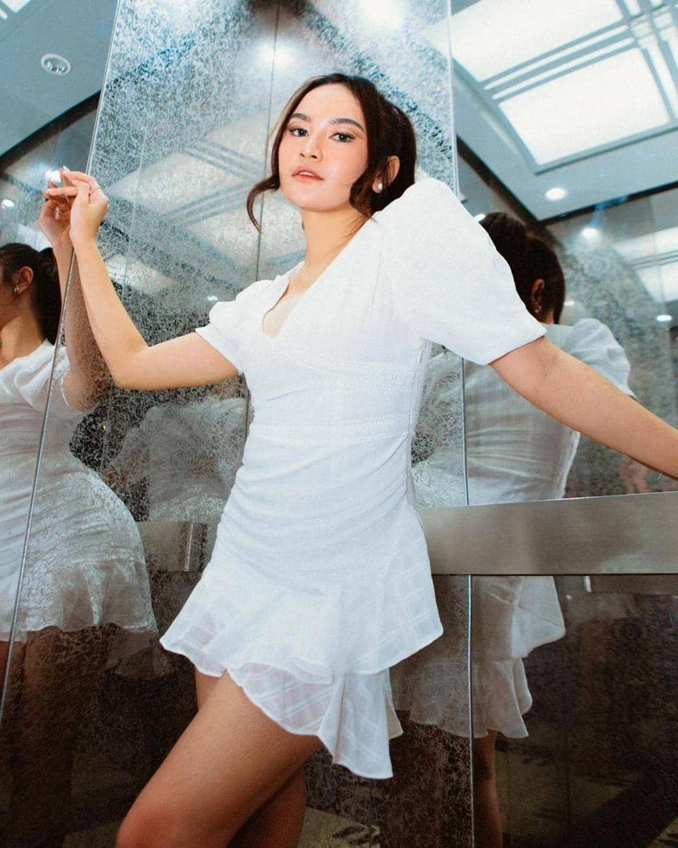 instagram.com/mahaliniraharja