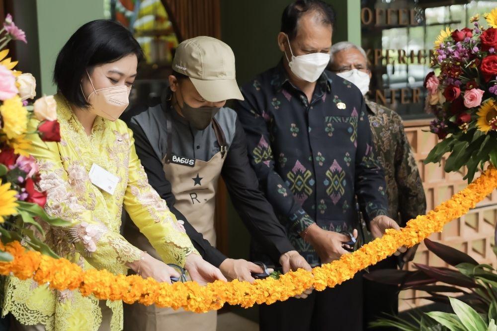 Starbucks Membuka Coffee Experience Center untuk Penikmat Kopi