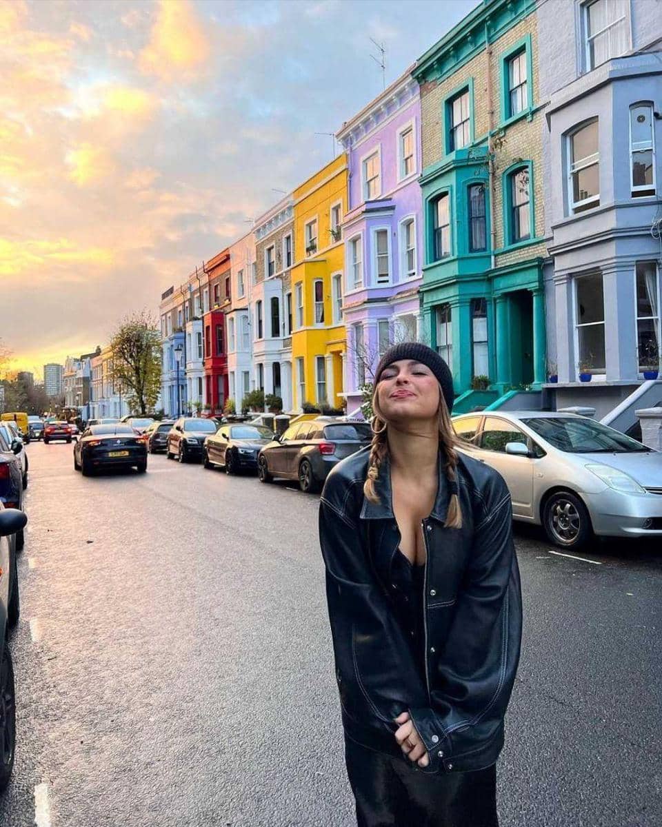 instagram.com/addisonraee