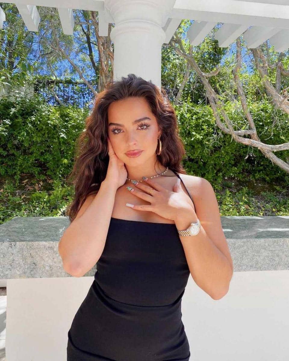 instagram.com/addisonraee