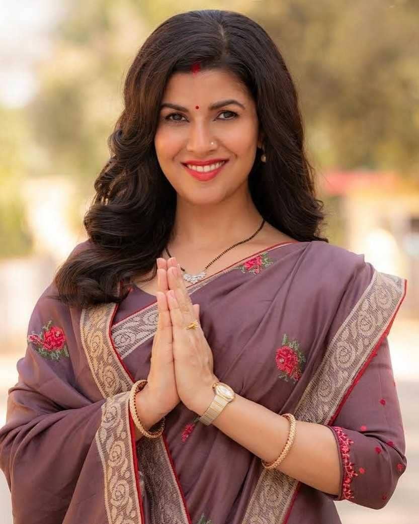 instagram.com/nimratofficial