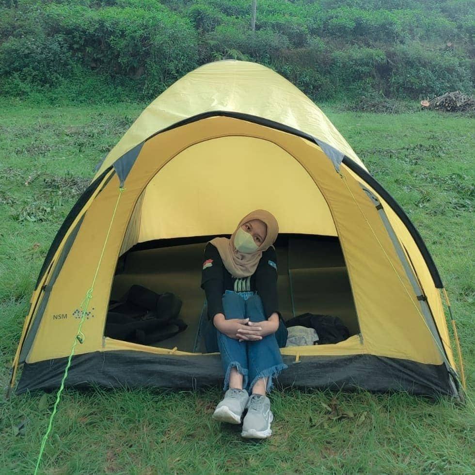 ilustrasi camping di Kantil Idaman, Kebun Teh Jamus (instagram.com/nia.anggraheni)