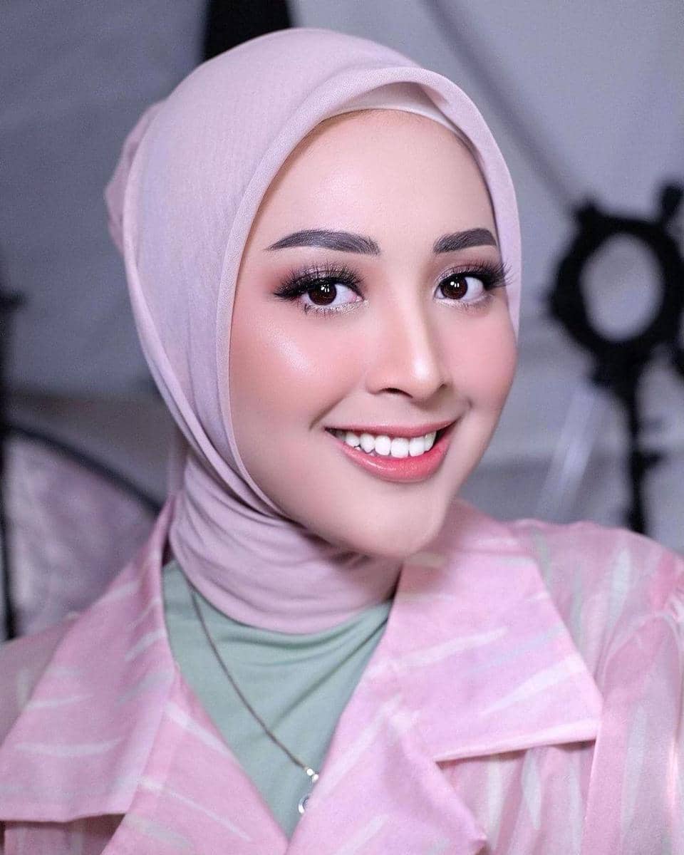 instagram.com/delmiraprabu