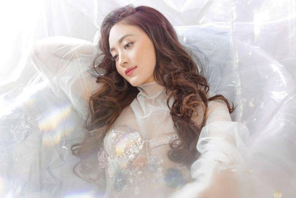 instagram.com/natashawilona12