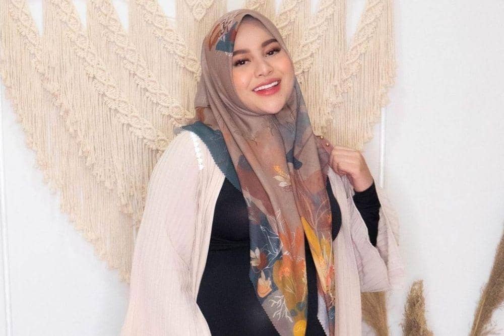 instagram.com/aurelie.hermansyah