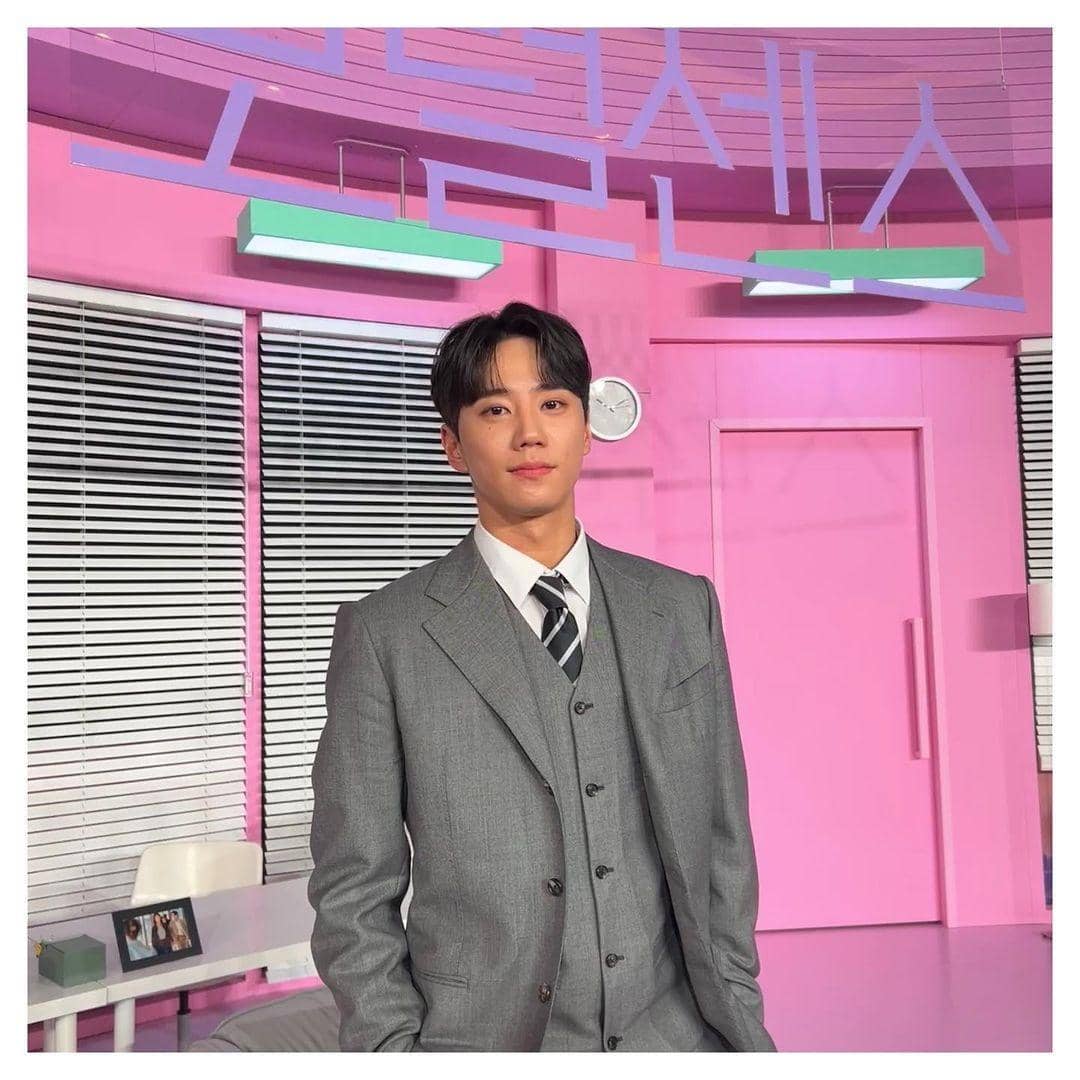 instagram.com/real_2junyoung