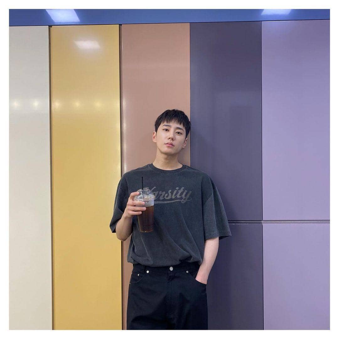 instagram.com/real_2junyoung