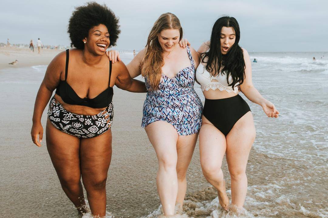 Rekomendasi Model Pakaian Renang untuk Pemilik Tubuh Curvy