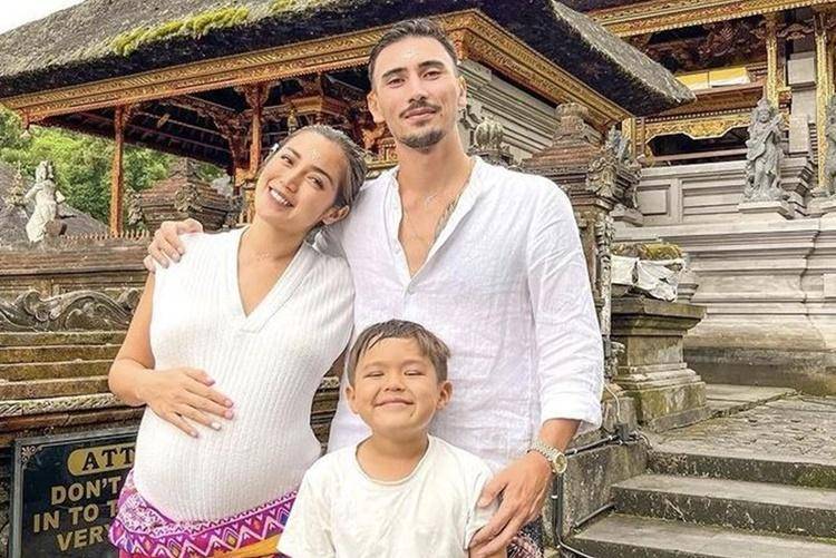 Siaga, 12 Potret Vincent Verhaarg Merawat Jessica Iskandar & El Barack