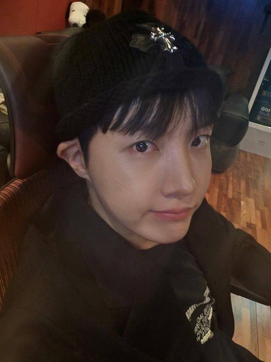 twitter.com/BTS_twt_JHOBI