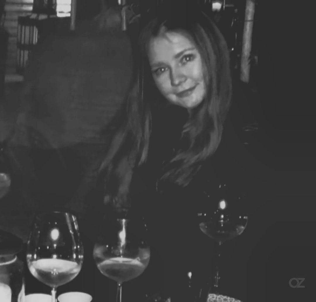 instagram.com/theannadelvey