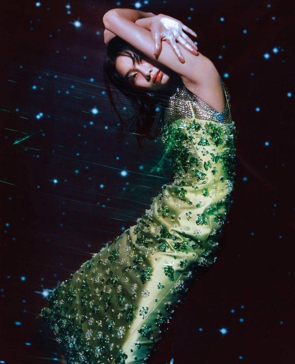 instagram.com/hoooooyeony