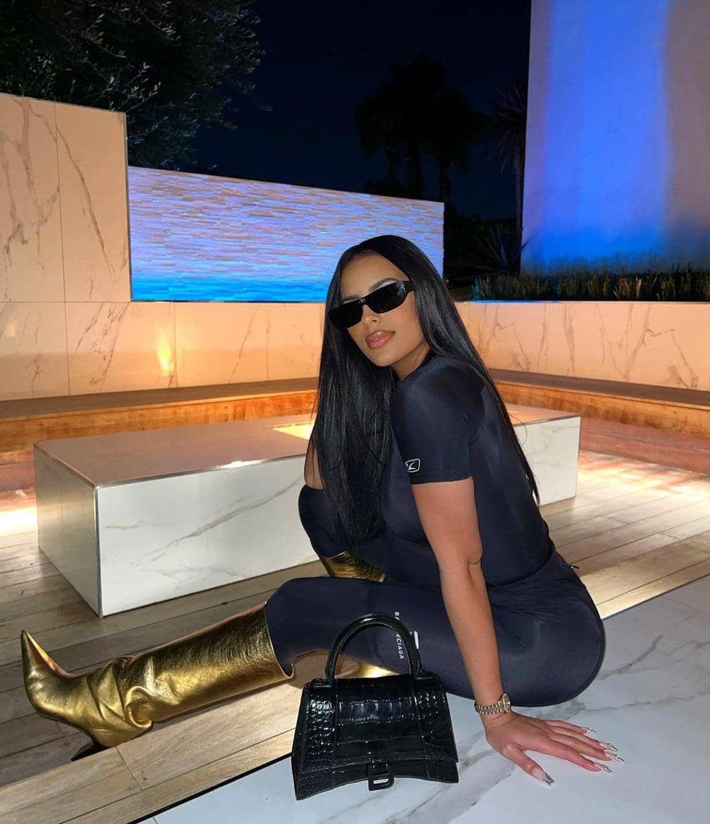 instagram.com/chaneyjonesssss