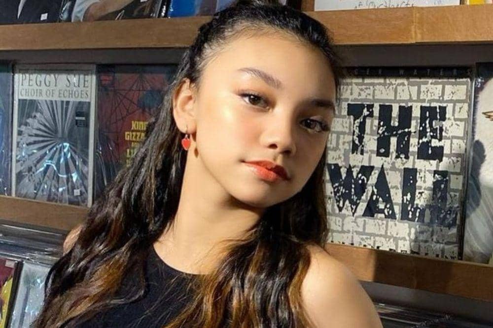 instagram.com/naura.ayu