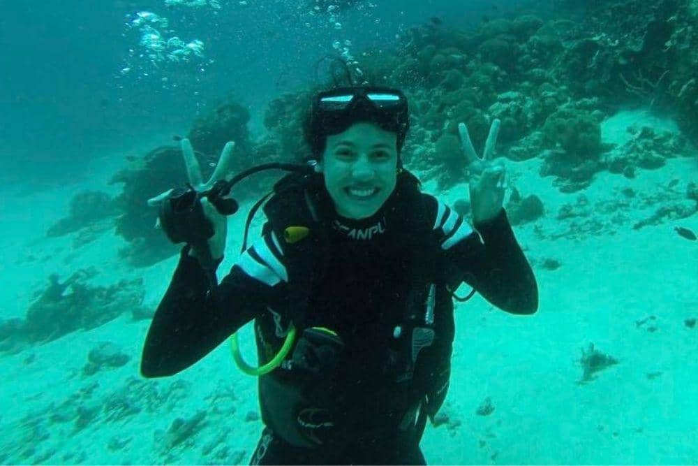 Aksi Keren 8 Seleb Tanah Air Olahraga Diving, Melihat Keindahan Laut 