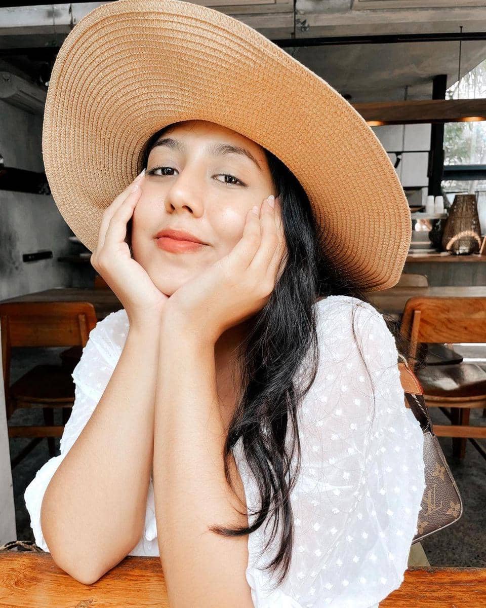 instagram.com/nessiejudge